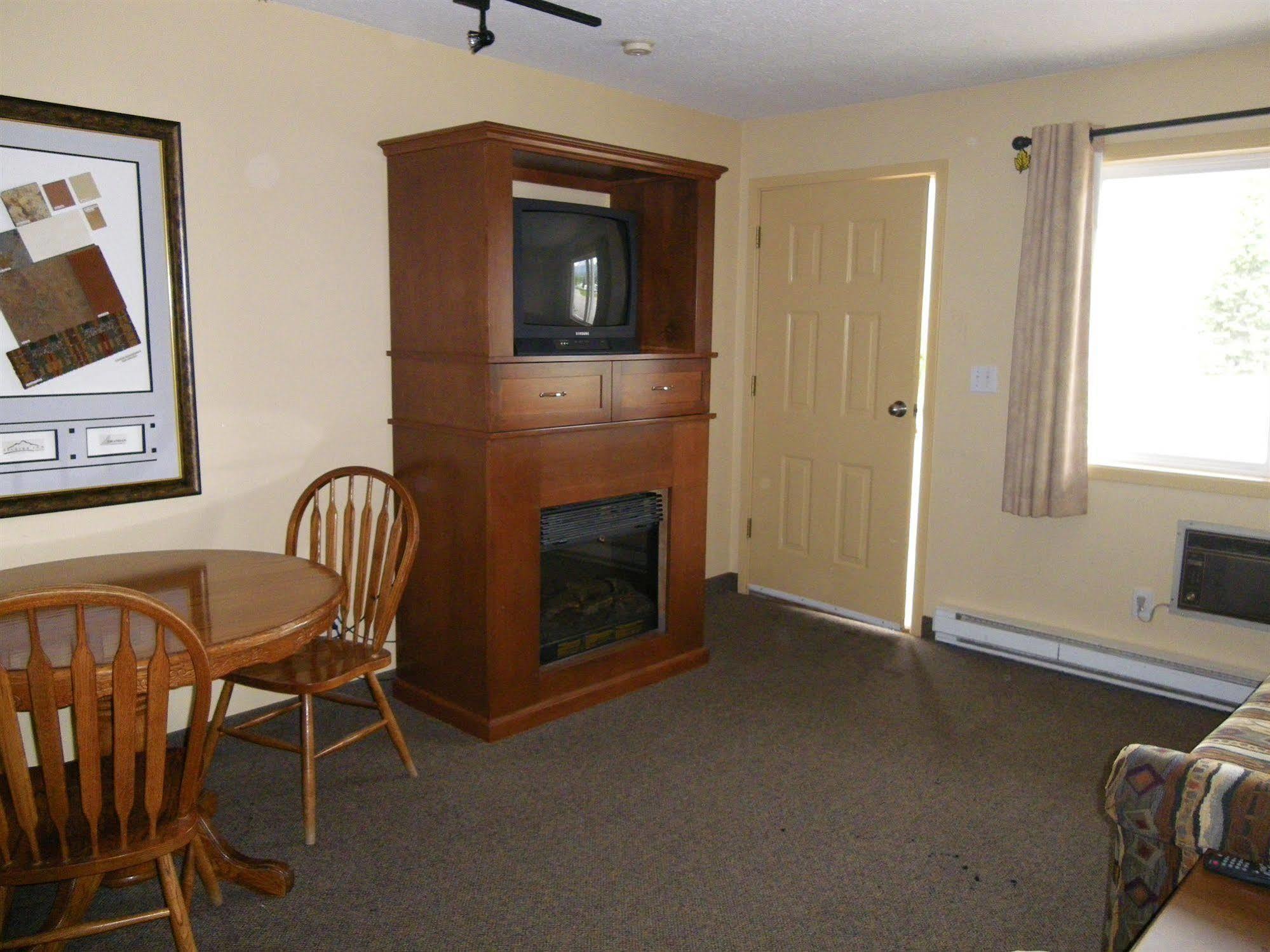 Selkirk Inn ゴールデン エクステリア 写真